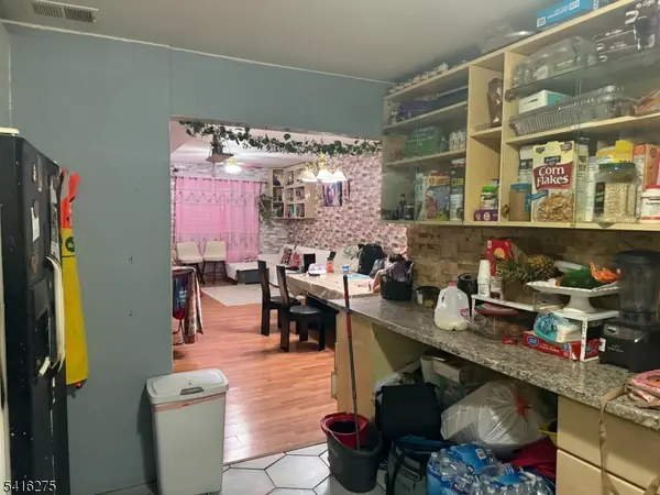 39.5 Sunset Ave, Newark City, NJ 07106