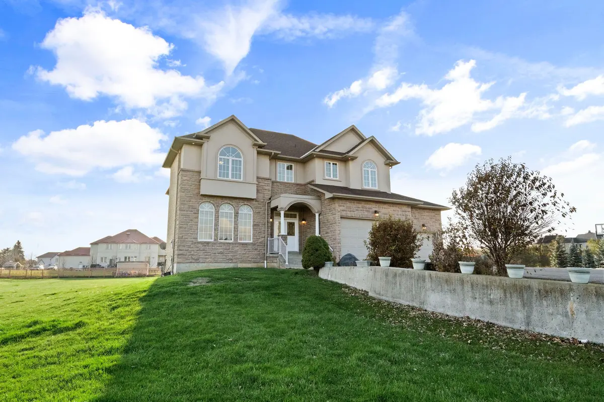 5 Farina DR, Brampton, ON L6P 0E3
