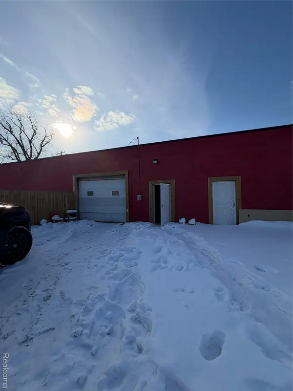 7647 Joy RD, Detroit, MI 48204