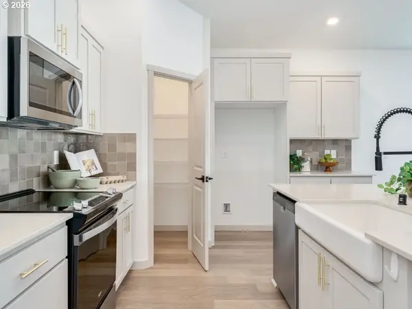 1127 W 15TH ST, La Center, WA 98629