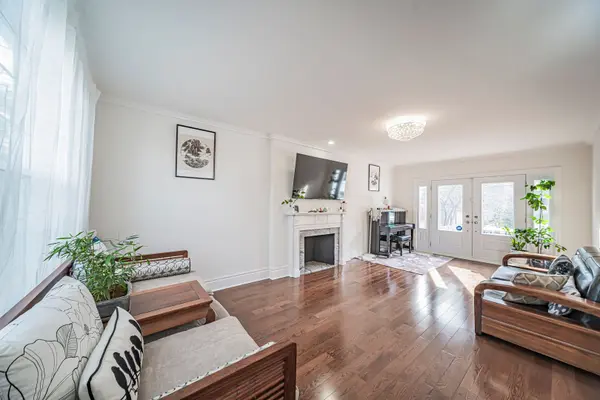 277 Lawrence AVE E, Toronto C12, ON M4N 1T6