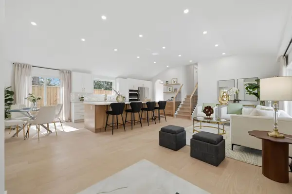 3 Reuben ST, Aurora, ON L4G 2M1