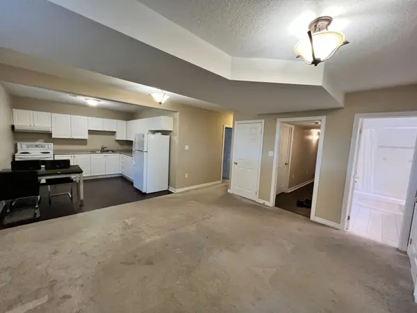 209 Dunsmore LN #Lower, Barrie, ON L4M 6Z8