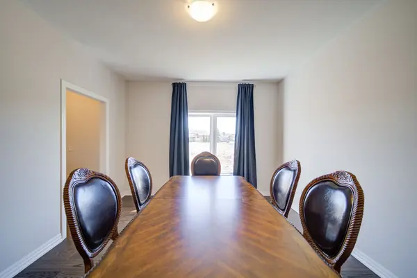 39 Meadowlark DR, Port Colborne, ON L3K 6E3