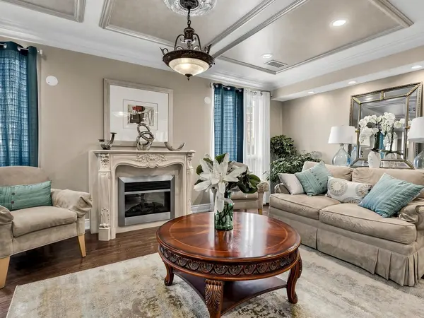 1 Maison Park CT #621, Vaughan, ON L4J 9K1