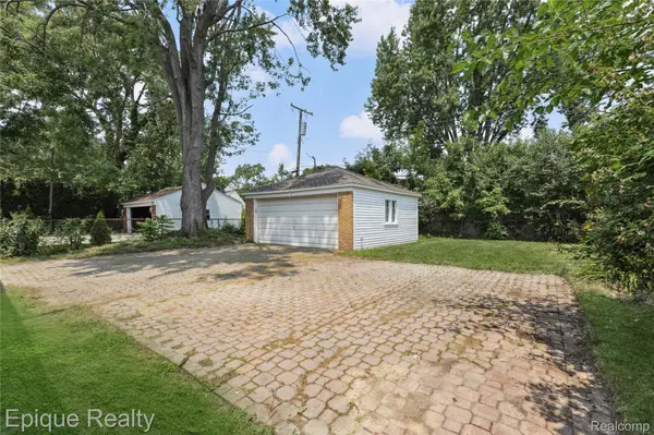 1808 W 12 Mile RD, Royal Oak, MI 48073