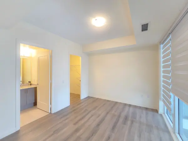 9000 Jane ST #618, Vaughan, ON L4K 0M6