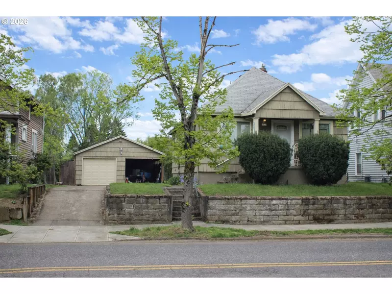 8428 SE 17TH AVE, Portland, OR 97202