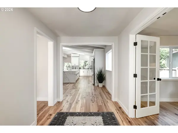 Portland, OR 97225,8885 SW WHITEPINE LN