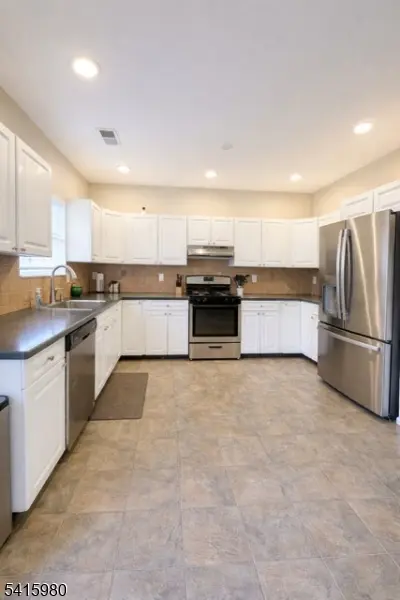 403 Tallwood Ln, Green Brook Twp., NJ 08812