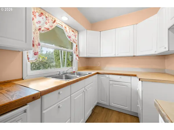 3511 NE 102ND AVE, Portland, OR 97220