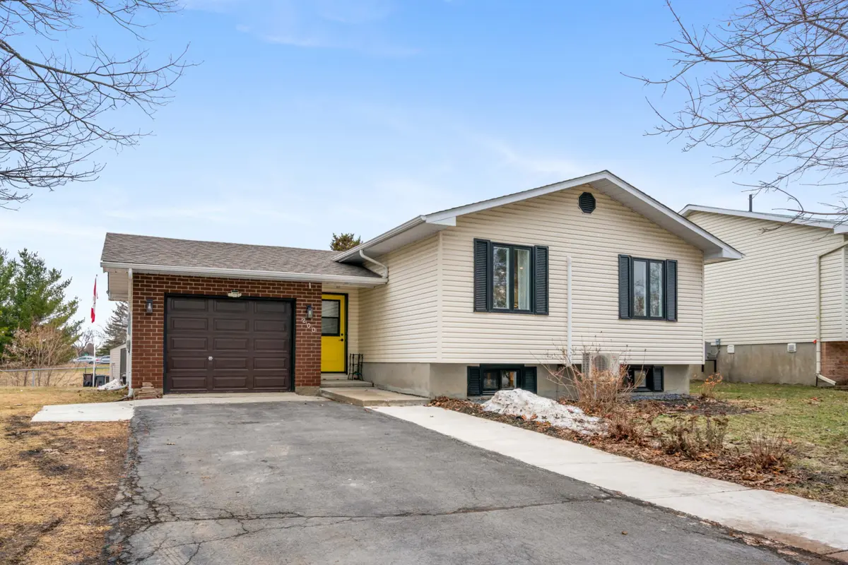 200 Ellen AVE, Cornwall, ON K6J 3L7