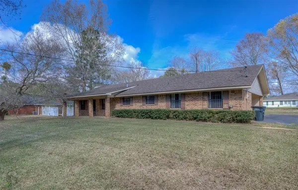 816 Bogan Lane, Coushatta, LA 71019