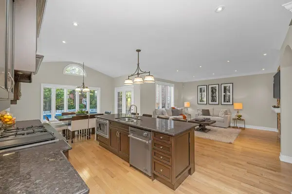 2373 Gamble RD, Oakville, ON L6H 7V6