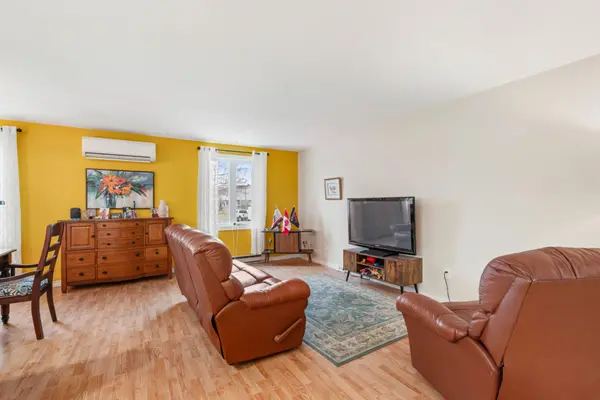 200 Ellen AVE, Cornwall, ON K6J 3L7