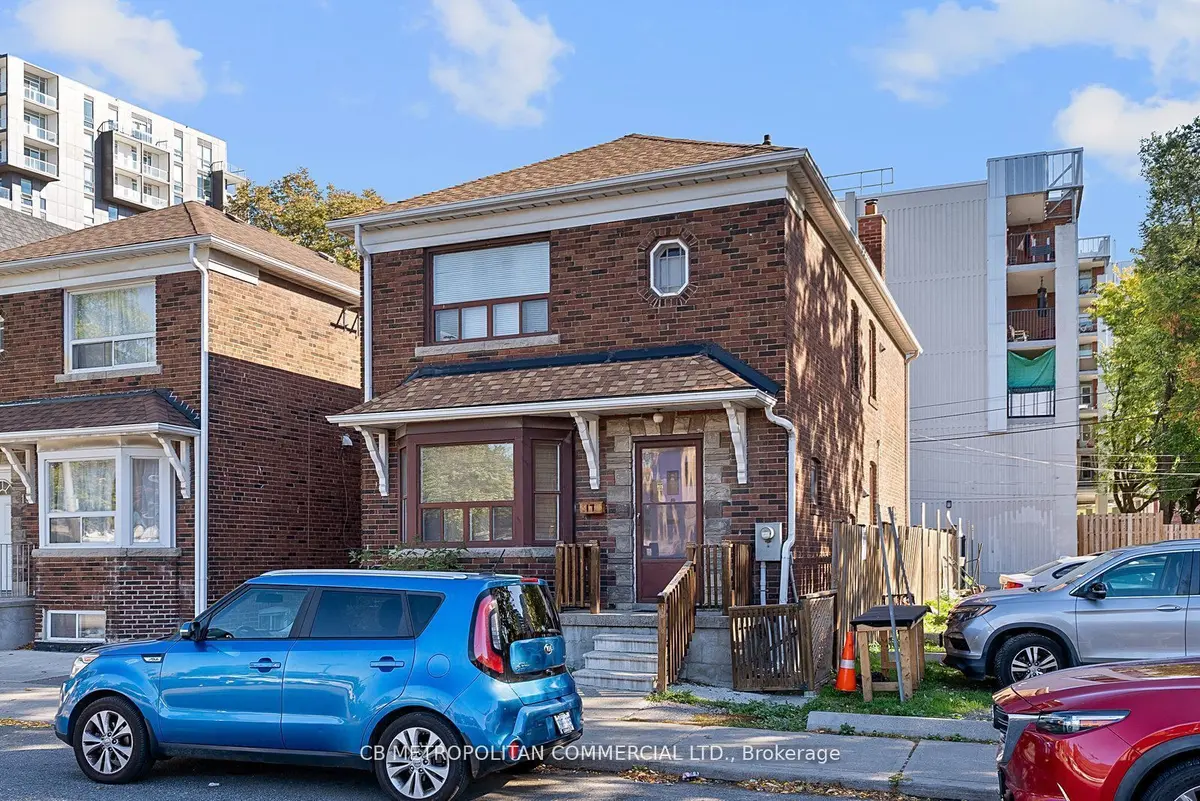 17 Augusta AVE, Toronto C01, ON M5T 2K7