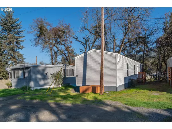 Roseburg, OR 97470,5000 NE STEPHENS ST #40