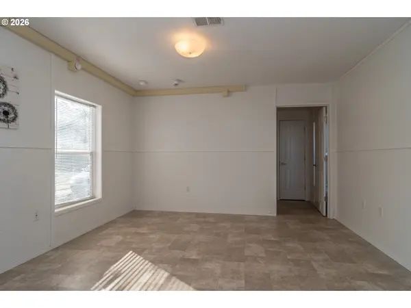 5000 NE STEPHENS ST #40, Roseburg, OR 97470