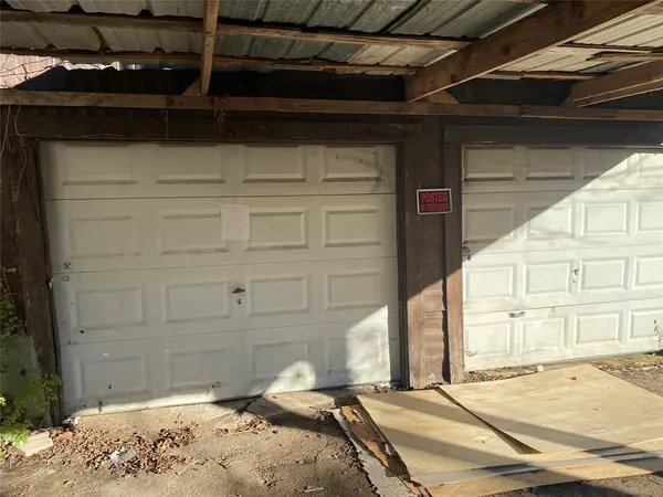 207 Mill Street, Lone Oak, TX 75453