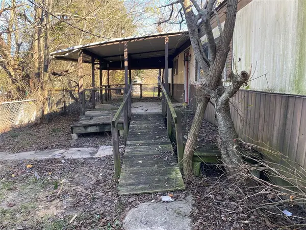 207 Mill Street, Lone Oak, TX 75453