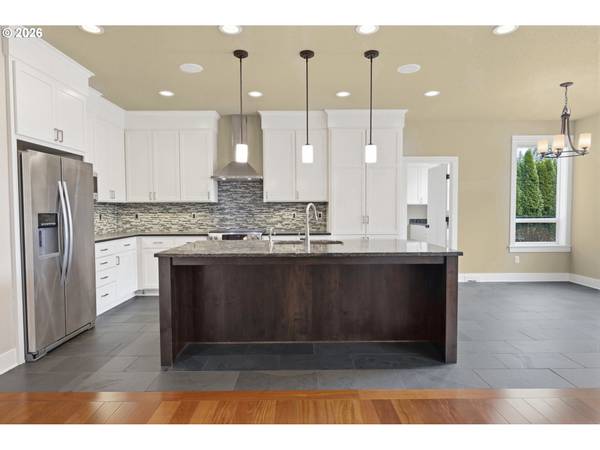 1930 STERLING PARK PL, Eugene, OR 97408