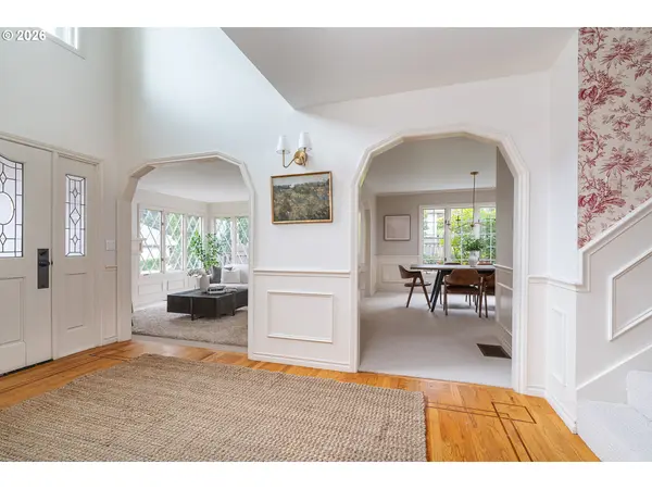 4077 BUCK BRUSH LN, Lake Oswego, OR 97035