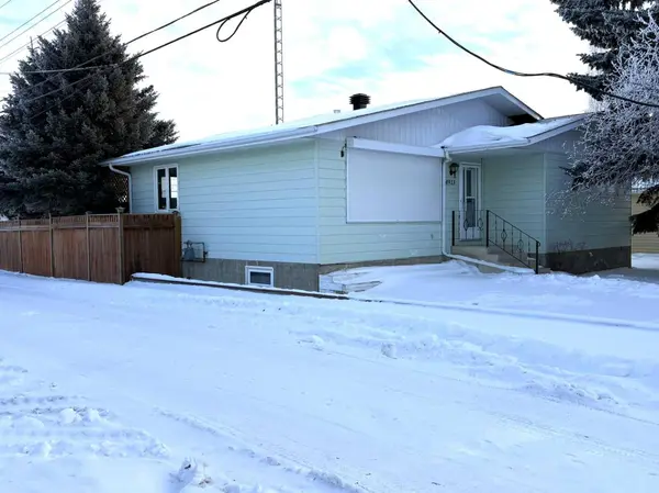 4913 48 AVE, Forestburg, AB T0B 1N0