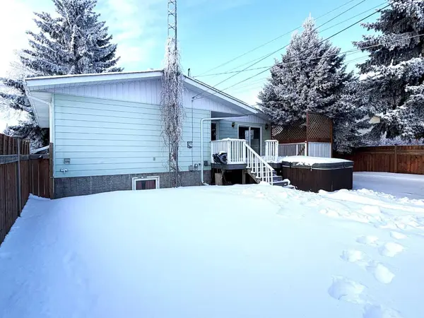 4913 48 AVE, Forestburg, AB T0B 1N0