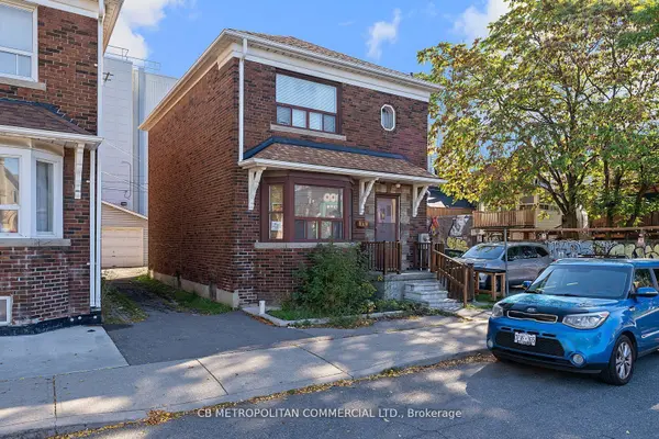 17 Augusta AVE, Toronto C01, ON M5T 2K7