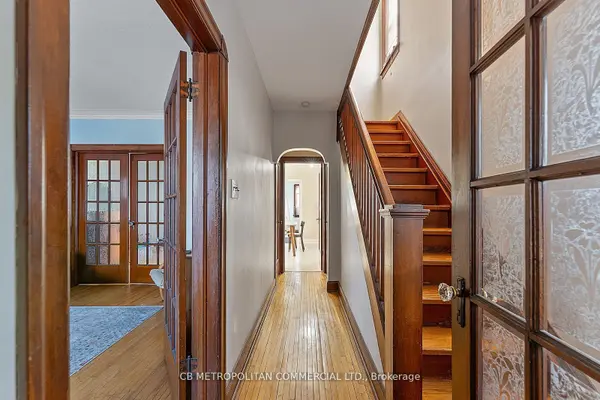 17 Augusta AVE, Toronto C01, ON M5T 2K7