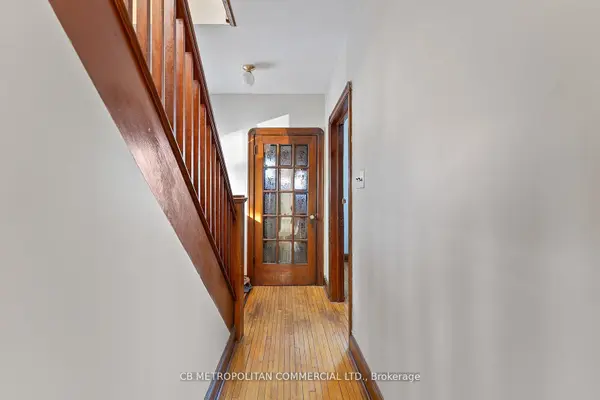 17 Augusta AVE, Toronto C01, ON M5T 2K7