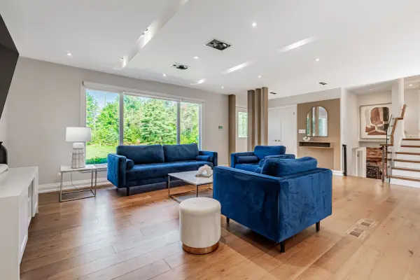 14639 Leslie ST, Aurora, ON L4G 7C6