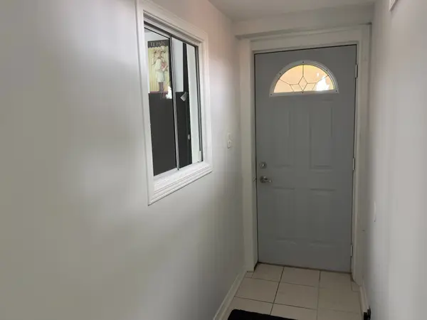 46 Thornbrook CT #Basement, Vaughan, ON L4J 7X4