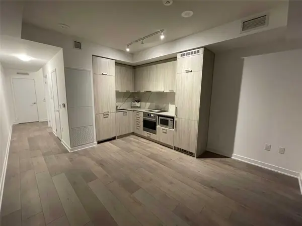 10 Honeycrisp CRES #917, Vaughan, ON L4K 0M7