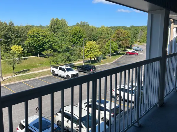 50 Mulligan LN S #312, Wasaga Beach, ON L9Z 0C5