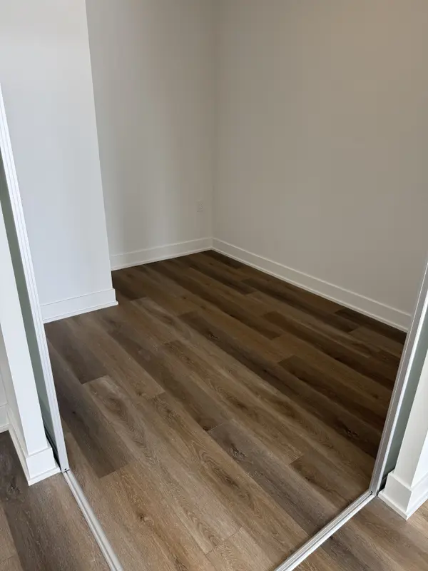 2088 James ST #209, Burlington, ON L7R 0H2