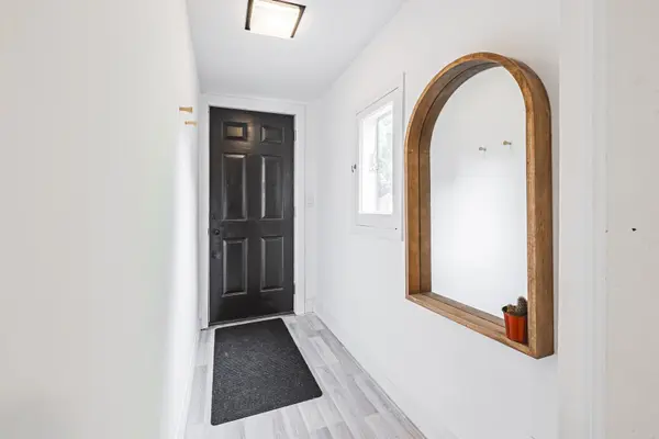 196 Walnut ST, Hamilton, ON L8N 2M1