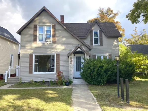824 W Front ST, Traverse City, MI 49684