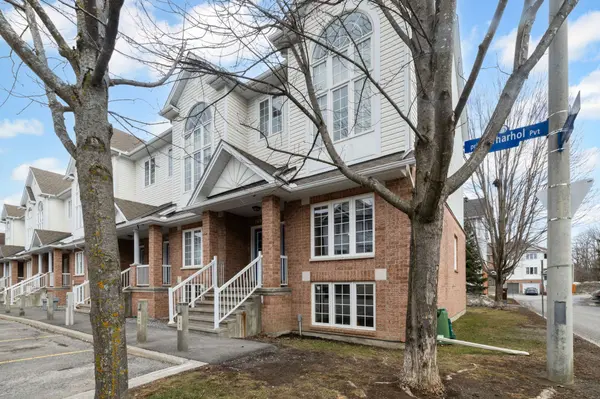 147 Wharhol Private, Bells Corners And South To Fallowfield, ON K2H 1G5