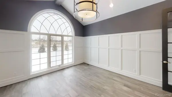 2515 Barberry DR #21, Shelby Charter Township, MI 48316