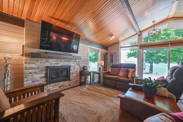 34 R7 RD, Rideau Lakes, ON K0G 1L0