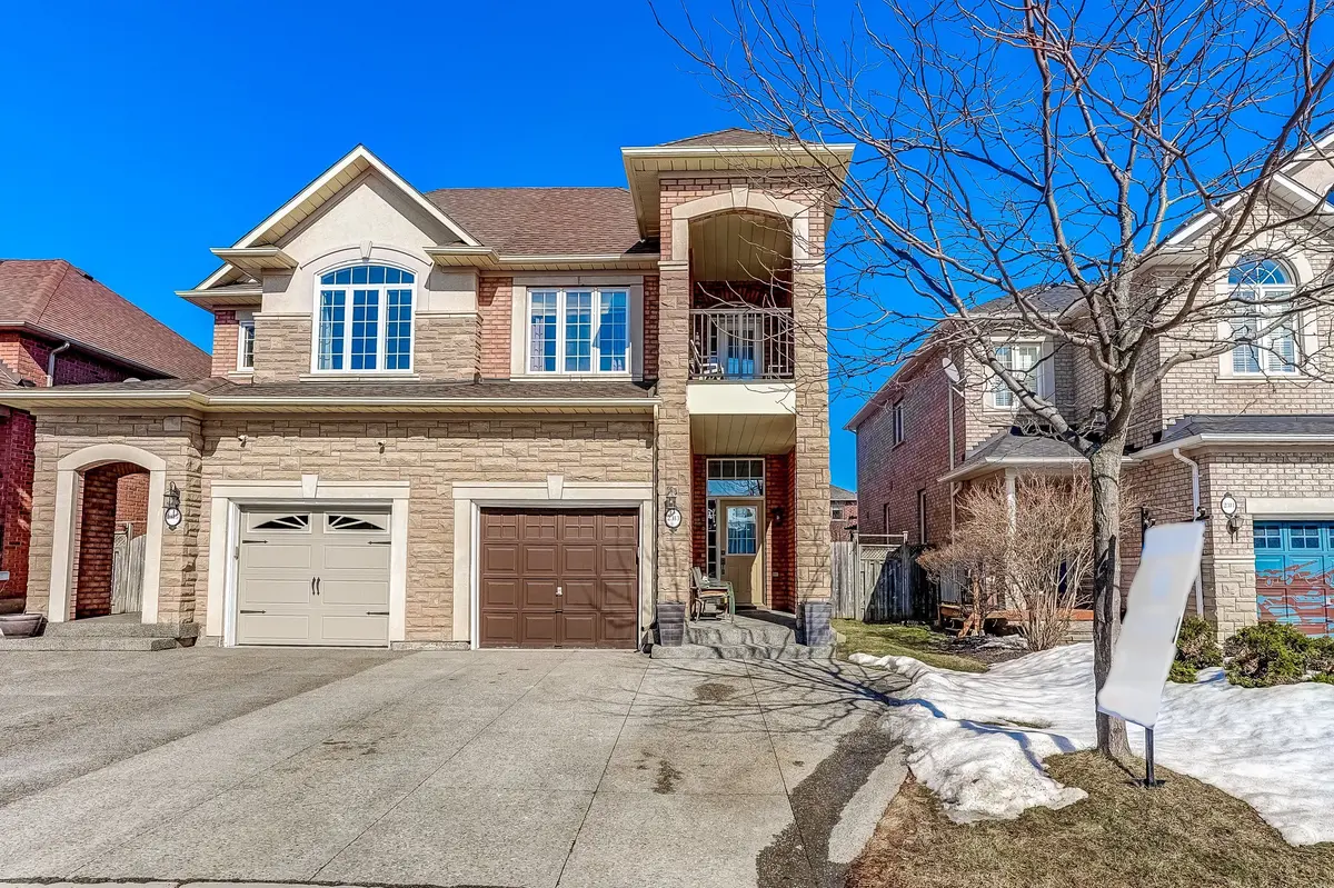 2313 Newcastle CRES, Oakville, ON L6M 4P5