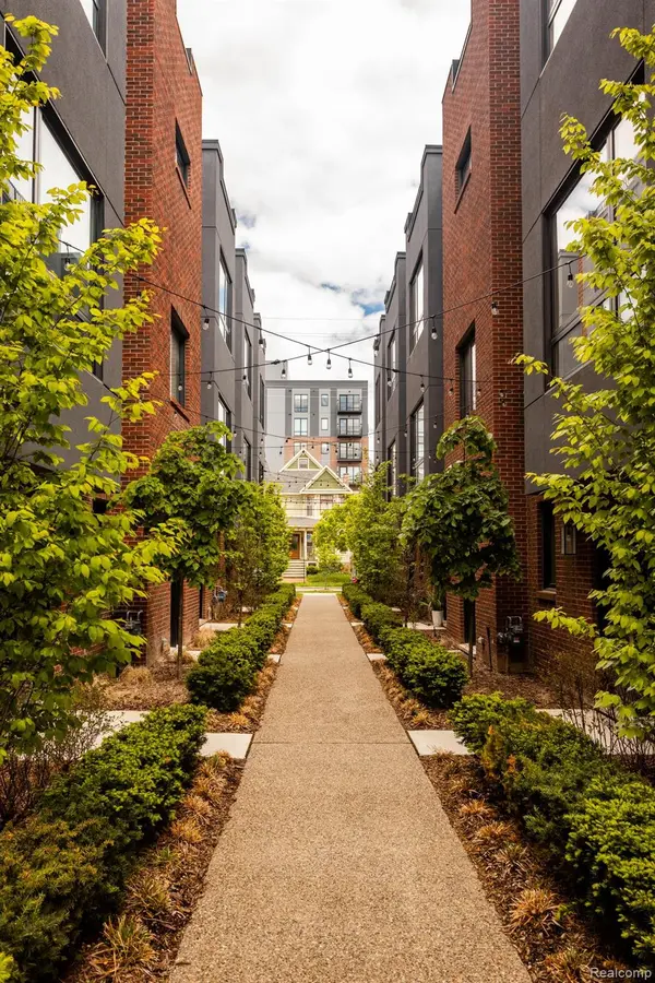 2037 11th ST #9, Detroit, MI 48216