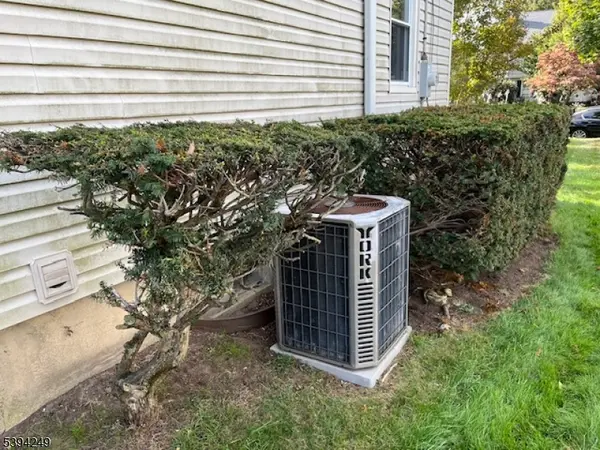 520 Winsor St, Bound Brook Boro, NJ 08805