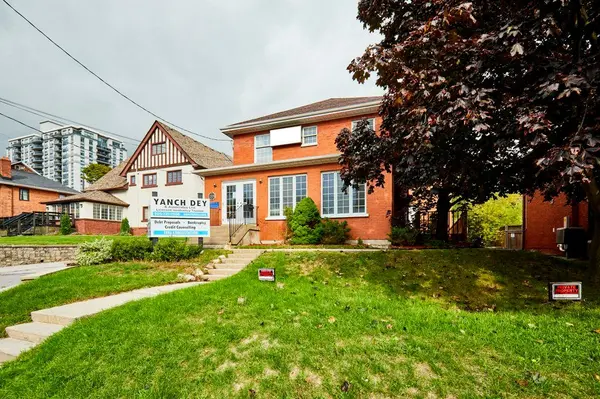 215 Simcoe ST N, Oshawa, ON L1G 4T1