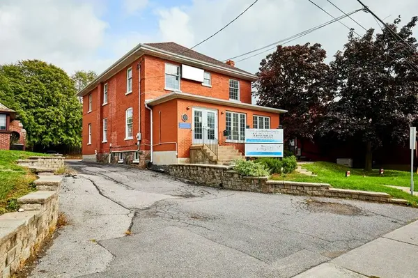 215 Simcoe ST N, Oshawa, ON L1G 4T1