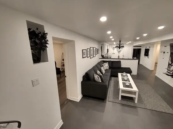 32 Ontoro BLVD #Bsmt, Ajax, ON L1Z 1X6