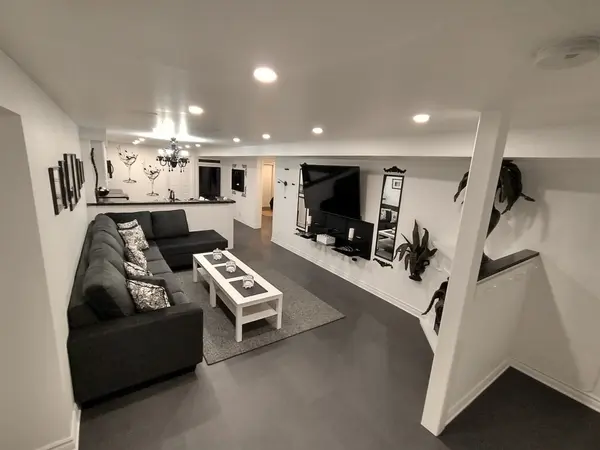 32 Ontoro BLVD #Bsmt, Ajax, ON L1Z 1X6