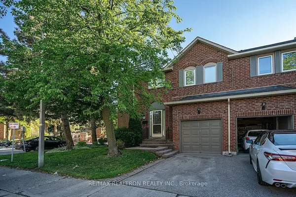 24 Beaumont PL #61, Vaughan, ON L4J 4X2