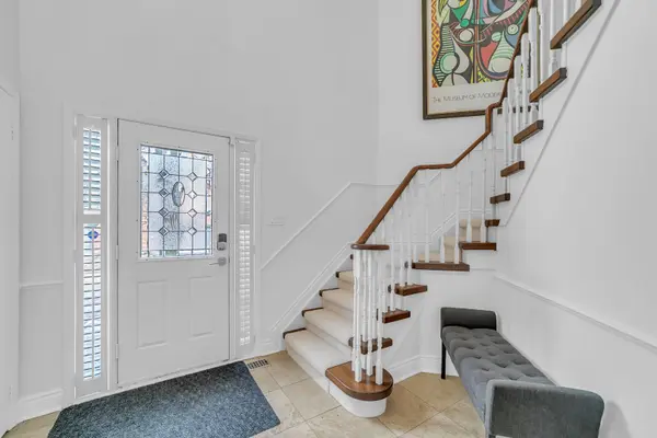 24 Beaumont PL #61, Vaughan, ON L4J 4X2